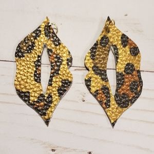 Double sided cheetah lips faux leather earrings